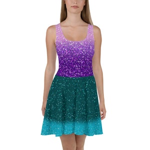Concertoutfit popster, paars en blauwgroen, skaterjurk (GEEN echte glitter of pailletten, ontwerp is gedrukt op stof)