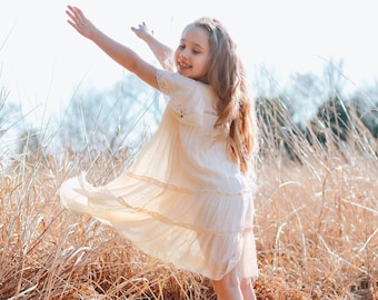 Girls Ivory Vintage Dress / Boho Flower Girl Dress / Country Flower Girl Dress / Toddlers Girls Family Photoshoot Dress / Easter Dress.