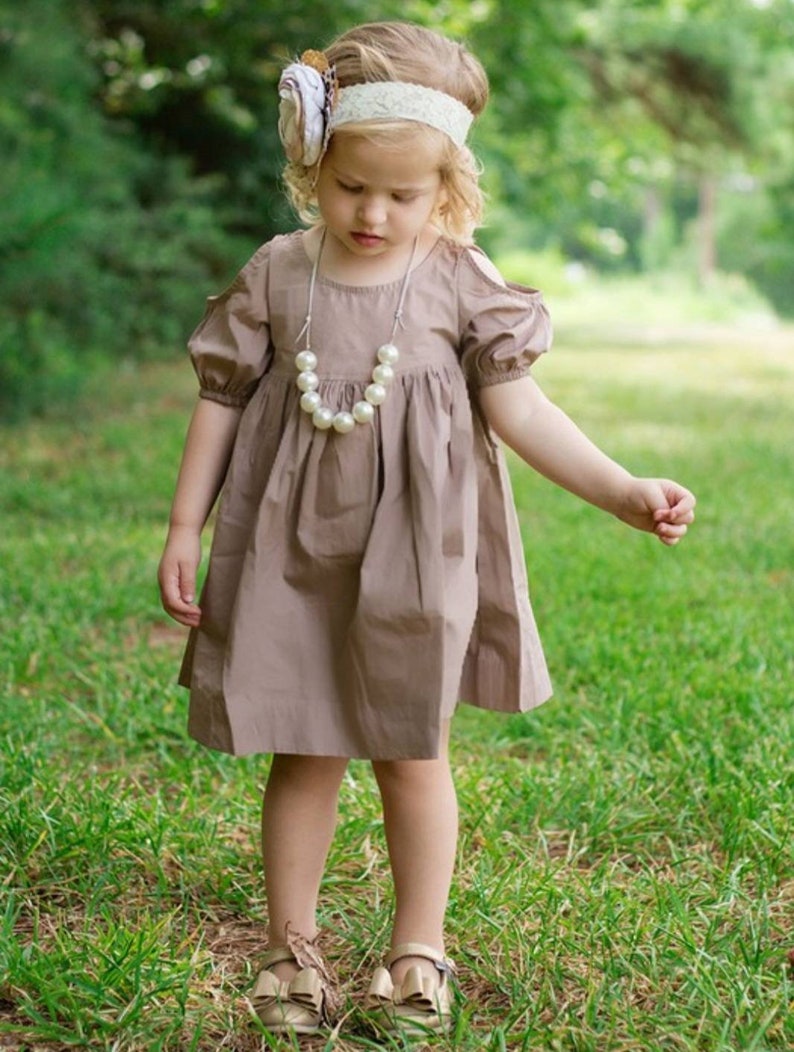 Girls Cold Shoulder Romantic Dress / Elegant Flower Girl Dress / Girls Vintage Inspired Cotton Dress / Toddlers Girls Portraits Dress. image 5