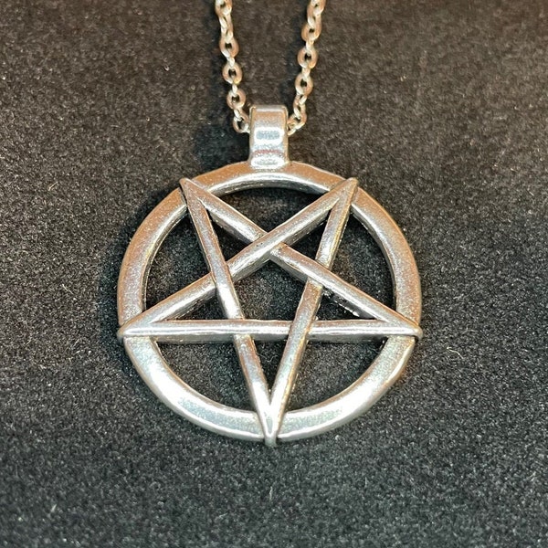 Inverted Upside Down Pentagram Circle Rainbow Stainless Steel Pendant Necklace Gothic Satanic Wiccan Pagan Occult Jewelry Best Gift - Silver