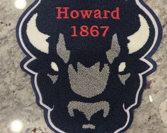 Parche de chenilla Howard Bison; azul y blanco; 28 cm de alto