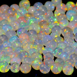 Natürliche äthiopische Opalrunde Perlen - 4-5 mm - Glatter Edelsteinstrang - Feuergebohrter Opal für die Schmuckherstellung - Oktober Geburtssteinzubehör