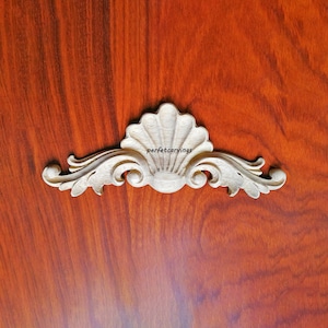 Shell Scroll Leaf Carved 7-5/8&quot;Wx3&quot;H Wood Applique Onlay
