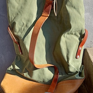 Swiss Army Canvas Transport Shoulder Bag Backpack 1969. Army Portmanteau
