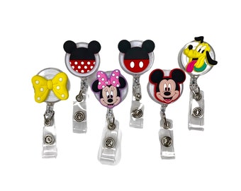 Mickey y amigos retráctiles nombre etiqueta ID insignia titular carrete 3D enfermera regalo