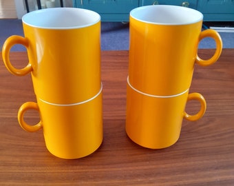 Set of Four Vintage Melaware Mugs. Encore Mugs in Brilliant Yellow.