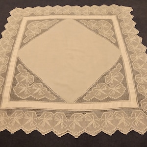 Antique Irish Linen and Lace Tablecloth. White Tablecloth.