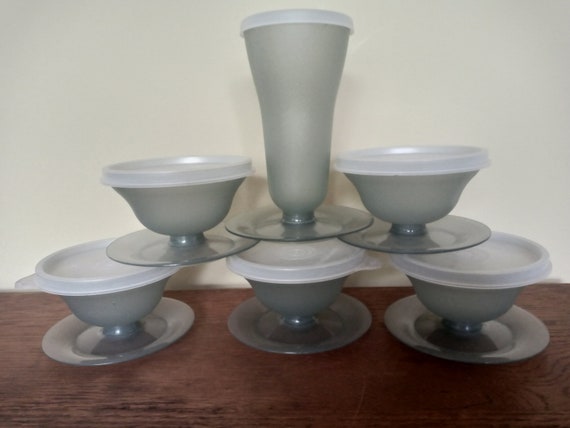 Vintage Tupperware Desert Parfait Cup Set. Dessert Cups W/ Lid, Camping  Picnic Ware. 