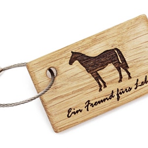 Schlüsselanhänger PFERD aus Holz – Pferde-Geschenk für Pferdefreunde – Taschenanhänger Pferd in Geschenkbox