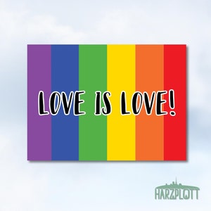 Carte postale arc-en-ciel colorée Love is love LGBTQ Pride avec le slogan Queer Community rainbow flag – idéal comme cadeau pour les fans de Postcrossing