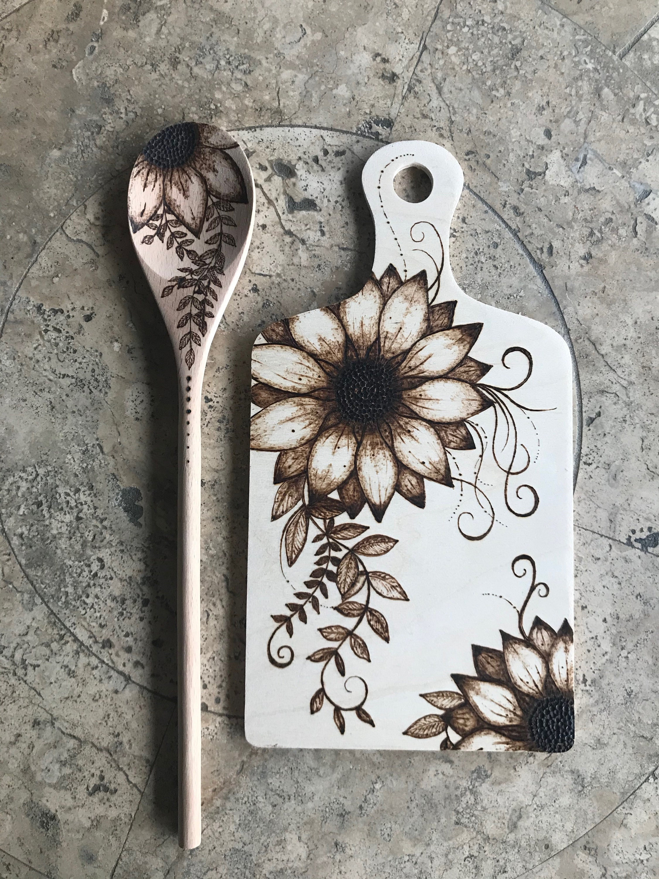 shop with low prices Sunflower cutting board and spoon set