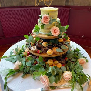 Etagere aus Eichenfurnier: Rustikale Hochzeits- & Event-Etagere