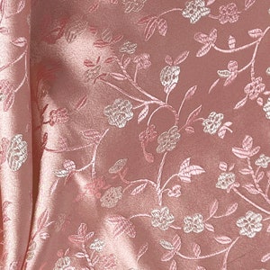 Stof brokaat bloemen roze per meter China 74 cm breed jurkstof decoratiestof