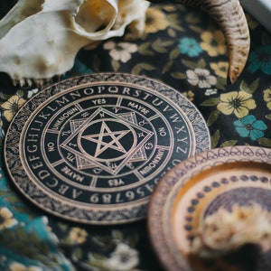 Round Witch Altar Pendulum Board: Spiritual Dowsing Board