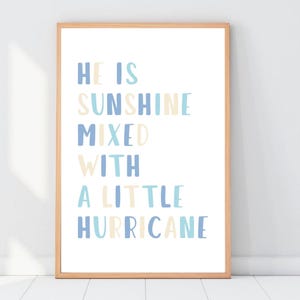 Impressão Sunshine Hurricane Boy: Arte de berçário amarelo-turquesa (download digital)