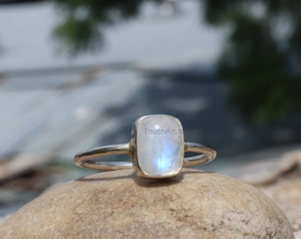 Natural Rainbow Moonstone Ring - 925 Sterling Silver Ring - Rainbow Moonstone Jewelry - June Birthstone - Cabochon Moonstone Ring - Jewelry