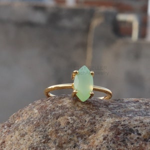 Anel de Prehnita Natural - Anel de Prehnita - Joias de Prehnita - Joias de Prata - Anel em Formato Marquise - Joias de Prehnita - Joias de Prehnita Verde