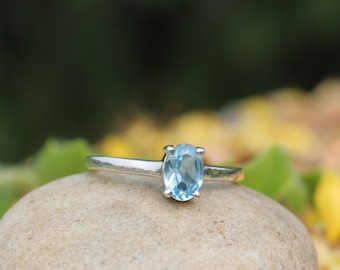 Anillo de topacio azul natural - Anillo de plata de ley 925 - Anillo de topacio azul, piedra de nacimiento - Anillo de regalo - Joyería de topacio azul - Anillo de piedra de nacimiento