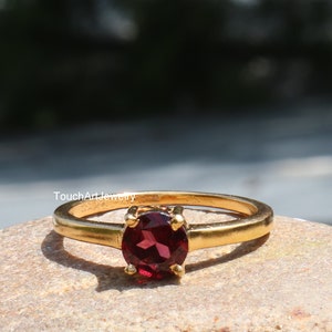 Anillo de granate rojo natural, anillo de plata de ley 925, anillo con piedra natal de enero, regalo para ella, joyería de granate, joyería con piedra natal de enero, anillo