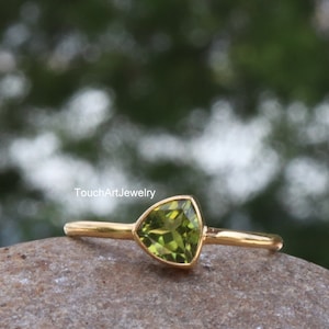 Anello in peridoto verde naturale, anello in argento sterling 925, anello con pietra portafortuna di agosto, anello regalo, gioielli in peridoto, anello fatto a mano, gioielli di agosto