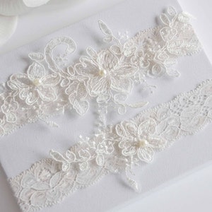 Ivory Wedding Garter, Wedding Garter , Ivory Beaded Lace Garter Set