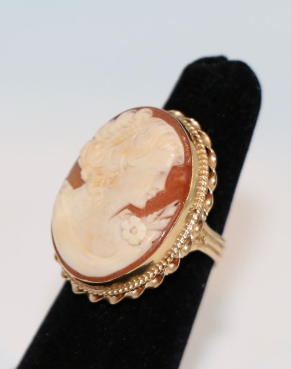 14K Gold Cameo Cocktail Ring