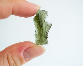 2,6 g Rare Moldavite from Besednice Jezkovna | Raw natural Czech Moldavite | Angel chime | Old collection (mined in 2006)