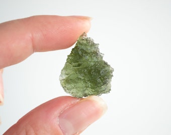 Besednice Moldavite 4,18 g |  Exclusive Moldavite from Besednice Jezkovna mined in 2006 | Raw natural Czech Moldavite | Angel chime