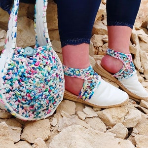 Espadrilles-style wedges in white leather and fabric crochet image 3