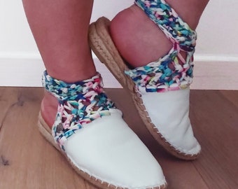 Espadrilles-style wedges in white leather and fabric crochet