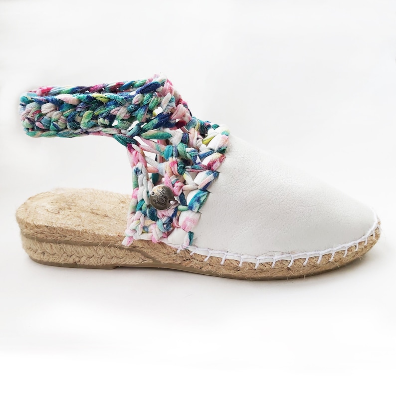 Espadrilles-style wedges in white leather and fabric crochet image 2