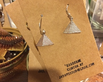 Novelty Earrings: Pyramid Power!