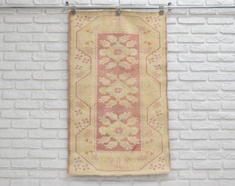 Thin Wool Small Accent Rug - Pink and Beige- Vintage Turkish Rug (2.7x4.3 ft)