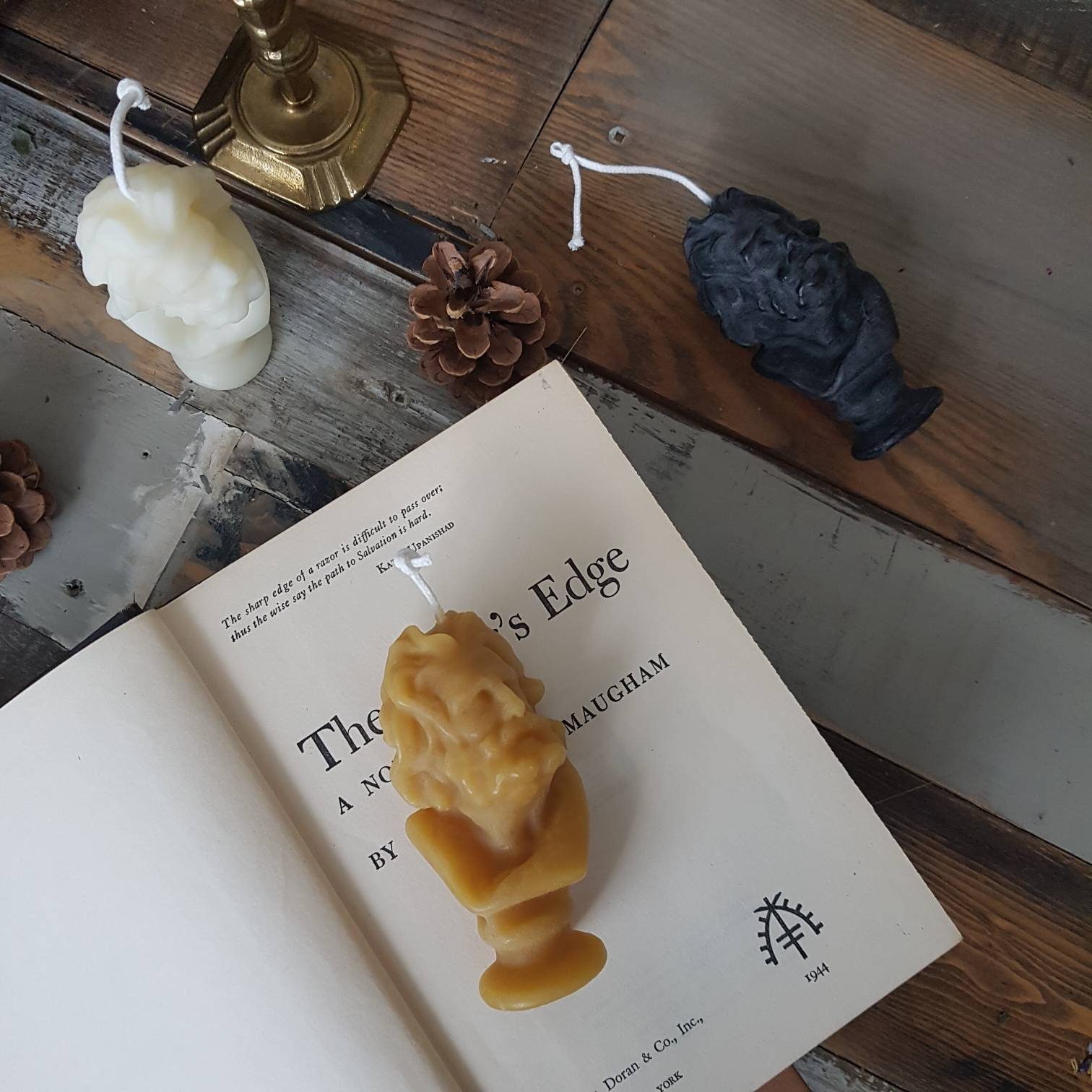 Classic Deco Handmade beeswax Made in Canada Eco friendly Deco Statue of bearded man beeswax candle Home decoration. 100/% pure beeswax