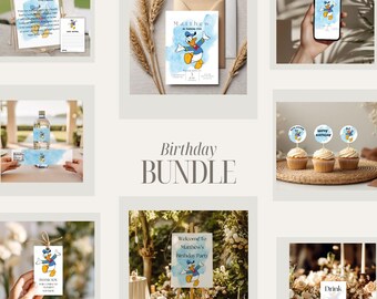 Puede incluir: Un conjunto de artículos para fiestas de cumpleaños con temática de Pato Donald. Incluye invitaciones, etiquetas para botellas de agua, adornos para cupcakes, un letrero de bienvenida y etiquetas de agradecimiento. La combinación de colores es azul, amarillo y blanco, con detalles de acuarela. Las palabras "Birthday Bundle".