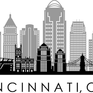 Könnte beinhalten: Schwarz-weiße Silhouette der Skyline von Cincinnati, Ohio. Die Skyline zeigt mehrere Wolkenkratzer, darunter den Carew Tower, den Great American Tower at Queen City Square und das Fifth Third Center. Die Skyline umfasst auch die Roebling-Hängebrücke, das Cincinnati Museum Center und das Paul Brown Stadium.