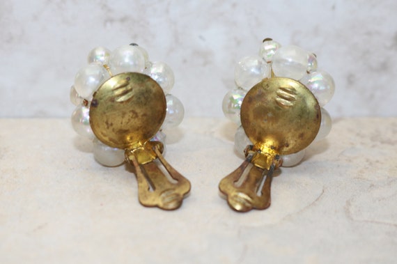 Vintage Pearl like Beaded Clip on Clusters Earrin… - image 4