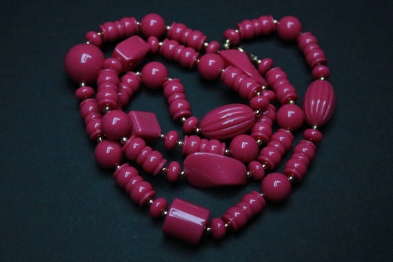 Genuine Lucite Barbie Pink Beaded Necklace - image 6