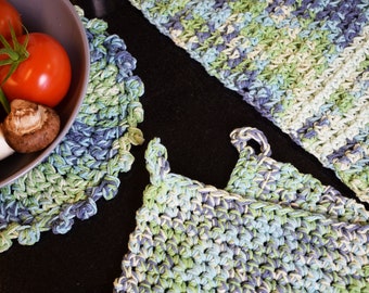 Crochet kitchenware set- kithcen towel, potholder and handles