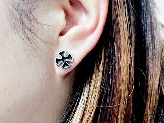 Orecchini Classici Da Uomo E Da Donna In Acciaio Chirurgico Con Borchie Nere E Chiusura A Vite - Italia