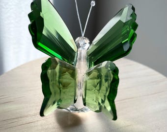 Atrapasol de mariposas de cristal de Bohemia: Creador de arcoíris de prismas verdes