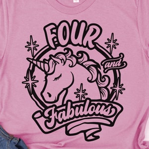 Oversized 4th Birthday svg, Einhorn 4 und Fabulous svg, Vier und Fabelhafte svg, svg für Shirts, svg Dateien für Cricut, png, dxf Dateien
