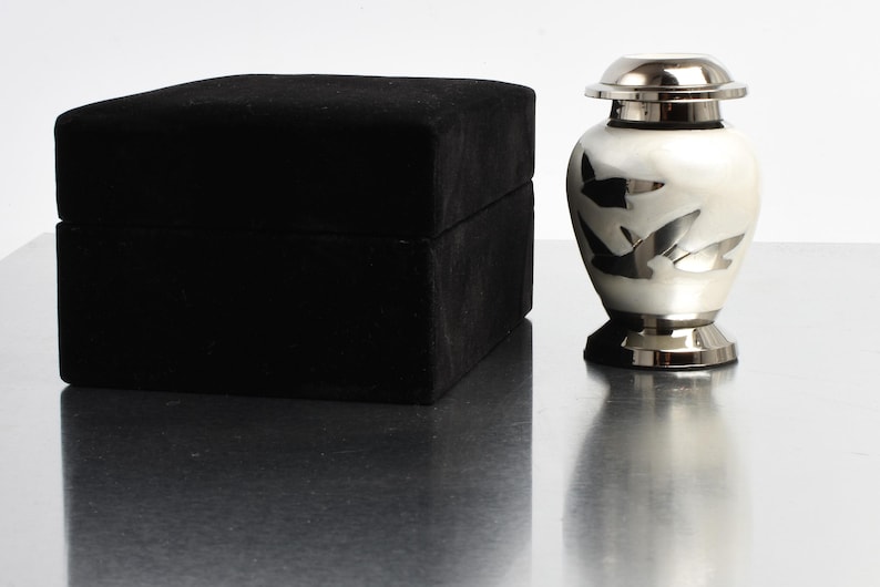 Keepsake Urn for Ashes, Small Metal Memorial Urn, Silver Flying Birds image 3