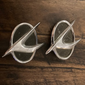 1960/61 Studebaker Lark Grille Emblem