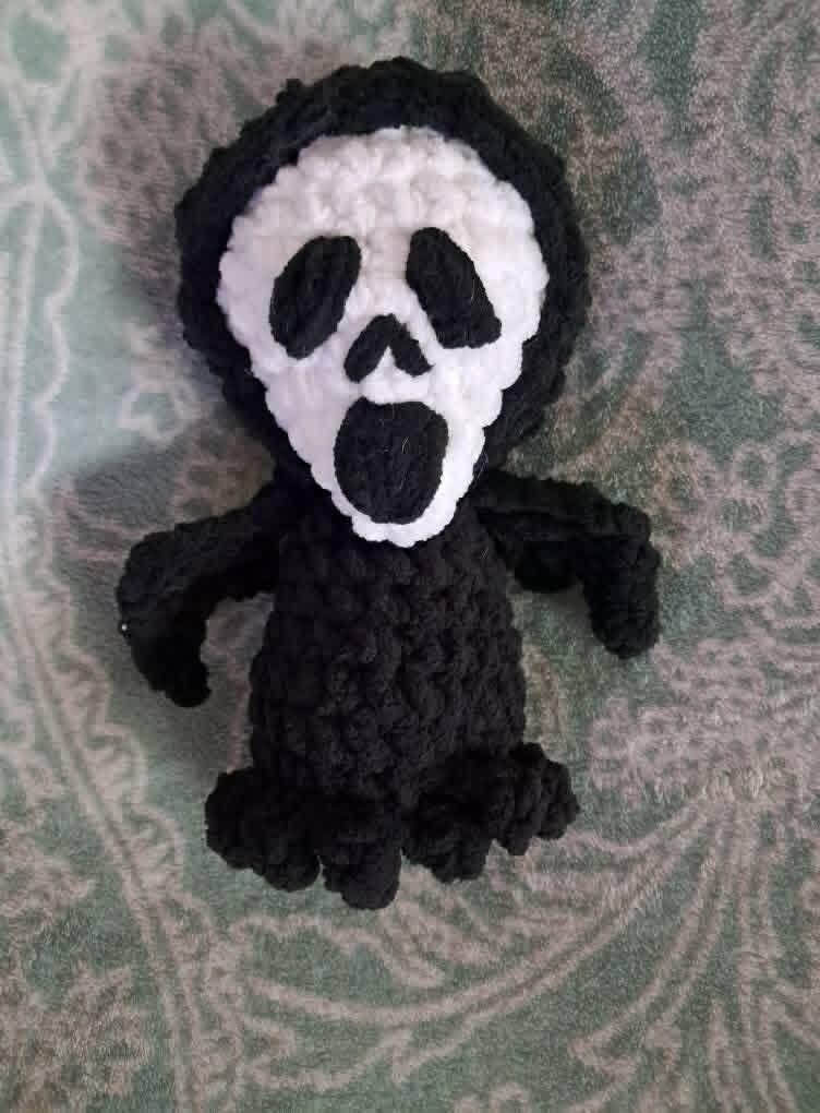 24 Ghostface Crochet Patterns for Spooky Decor, Gifts, and Amigurumi Fun 27 Crochet Ghost Pattern with Ghostface Tagging