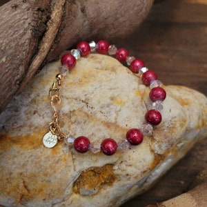 Holiday Red Beaded Bracelet – Cranberry Glass & Light Pink Crystal – Artist Signed, Handmade 7.25&quot; Mom Gift – Christmas Jewelry for Her
