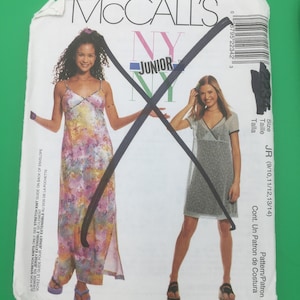 2234 Vintage 1999 McCalls NY Junior Sewing Pattern Juniorska sukienka/slipdress w 2 długościach Rozmiary 9/10, 11/12, 13/14 Nierozcięta z instrukcją