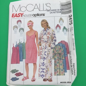Può includere: Un cartamodello per una vestaglia, un abito e pantofole. Il cartamodello è di McCall's Easy Endless Options ed è per le taglie Small, Medium e Large. Il cartamodello è per un capo di abbigliamento adattabile alle taglie piccole.