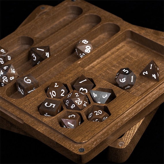 Scatola porta dadi Drago quadrato in legno di sapele/oro, custodia per dadi  RPG, Dungeons and Dragons, giochi di ruolo da tavolo, D20 D10 DND Flux  Crafts -  Italia