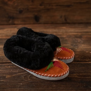 Sheepskin slippers, lesther slippers, sheep wool fur, leather warm moccasins, for women, winter boots, house slippers, Black Friday